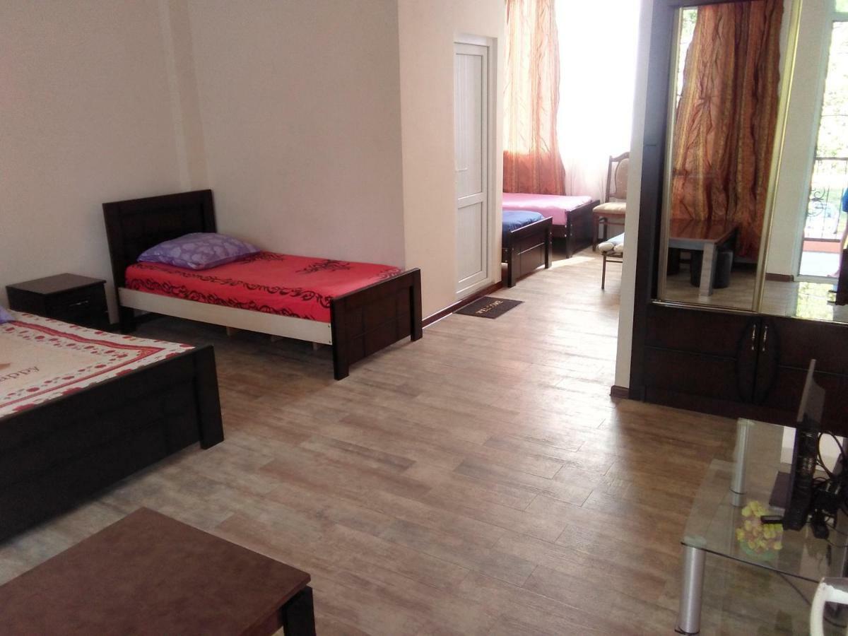 Str.Agmashenebeli 548 Hotell Kobuleti Eksteriør bilde