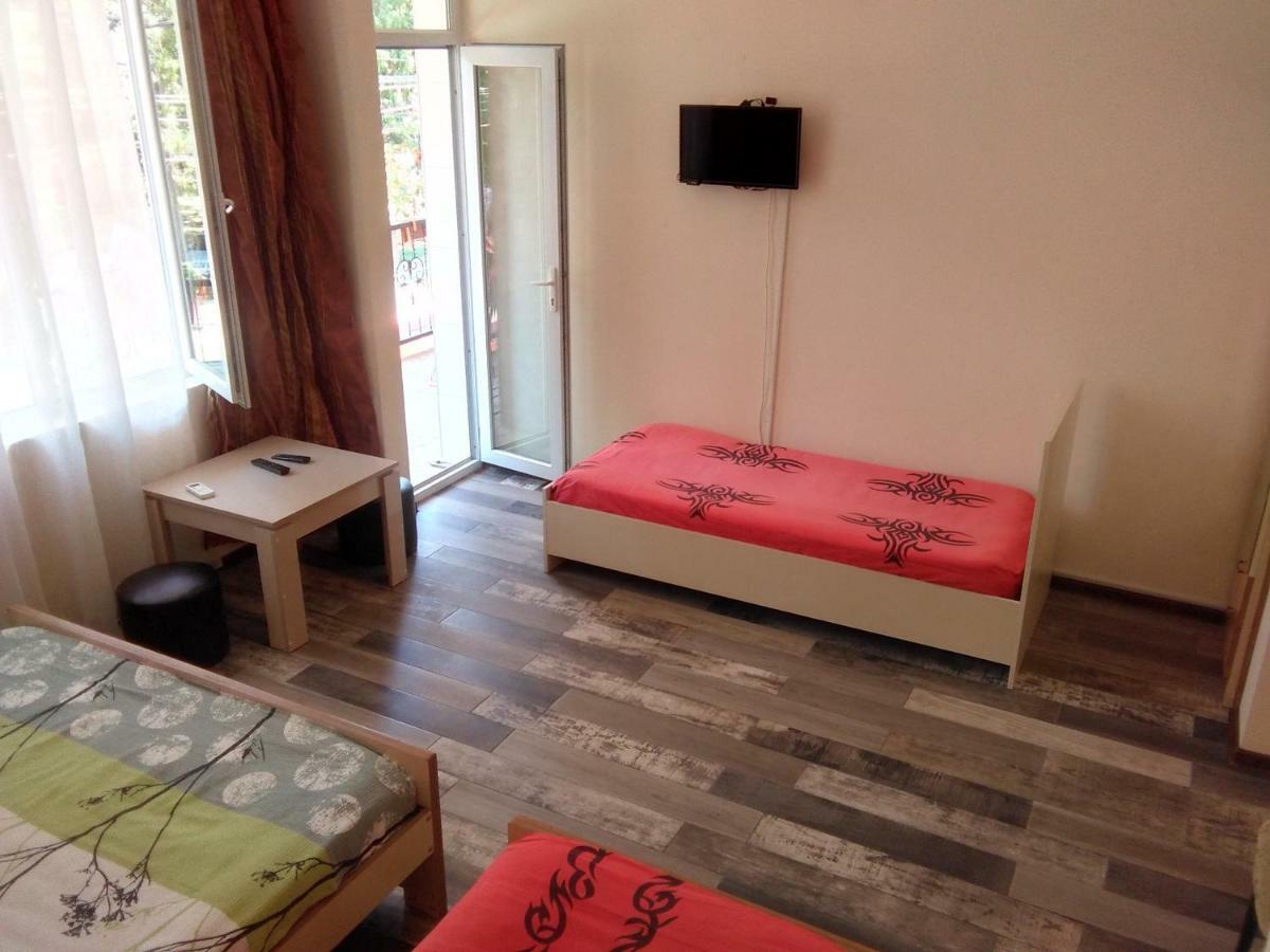 Str.Agmashenebeli 548 Hotell Kobuleti Eksteriør bilde